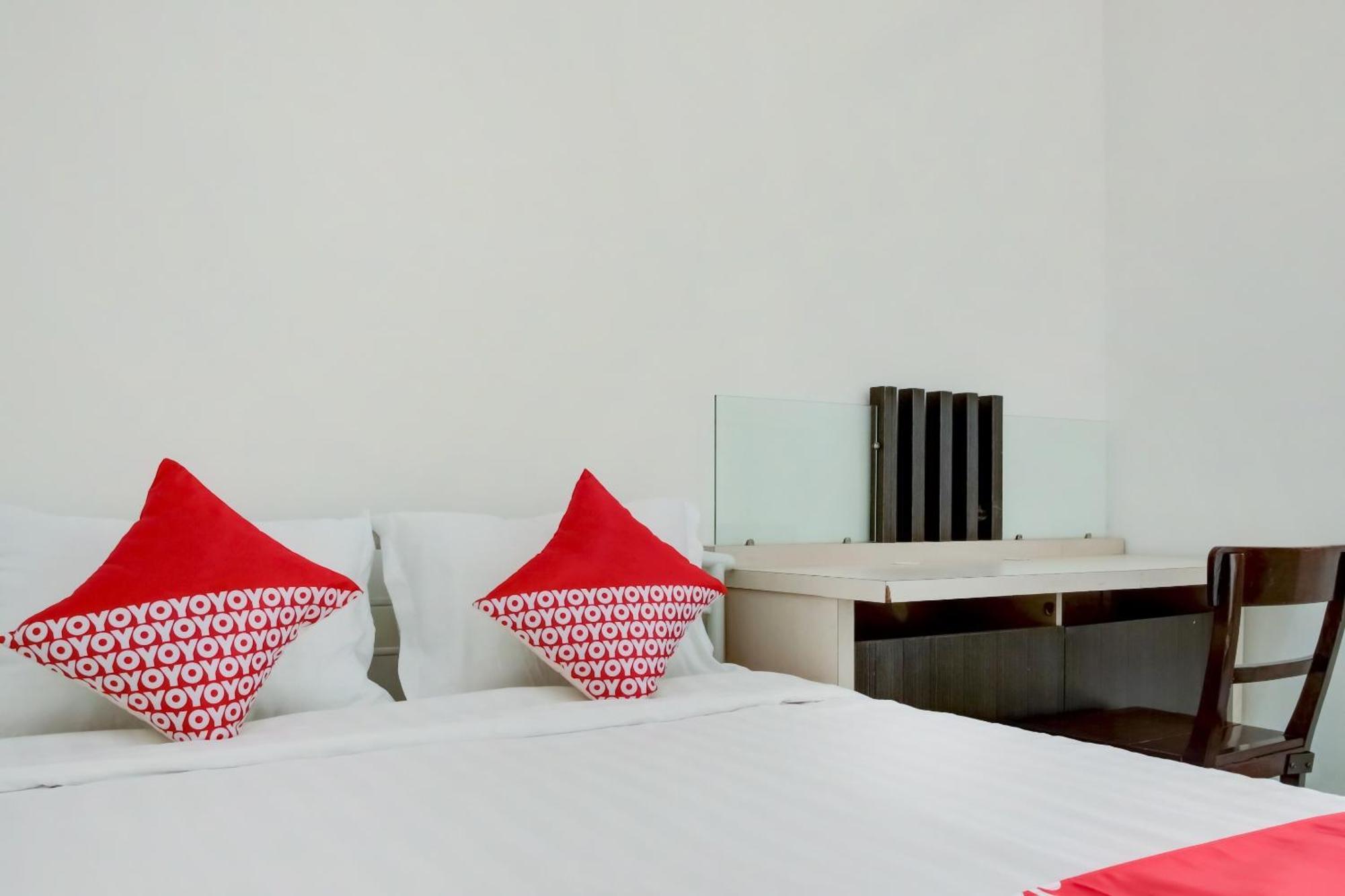 Hotel O Panakkukang Near Mall Panakkukang Formerly Golden White House มากาซาร์ ภายนอก รูปภาพ