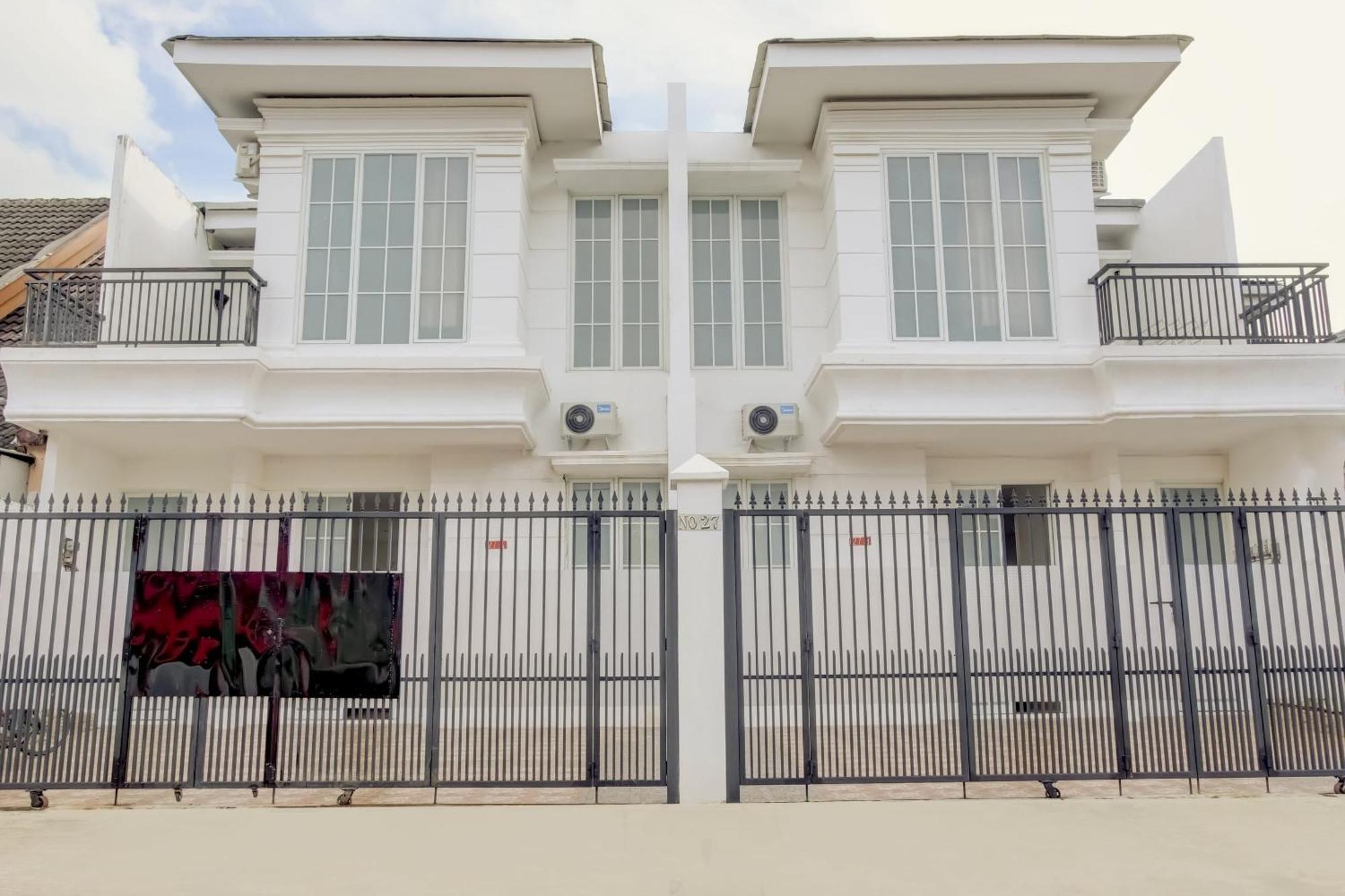 Hotel O Panakkukang Near Mall Panakkukang Formerly Golden White House มากาซาร์ ภายนอก รูปภาพ